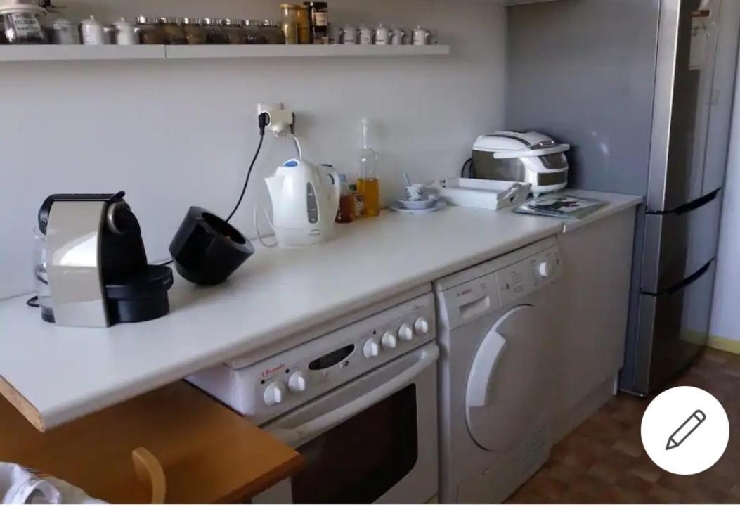 Privatunterkunft Chez L'habitante Avec Salle De Bain Et Cuisine Communes - Presence D'un