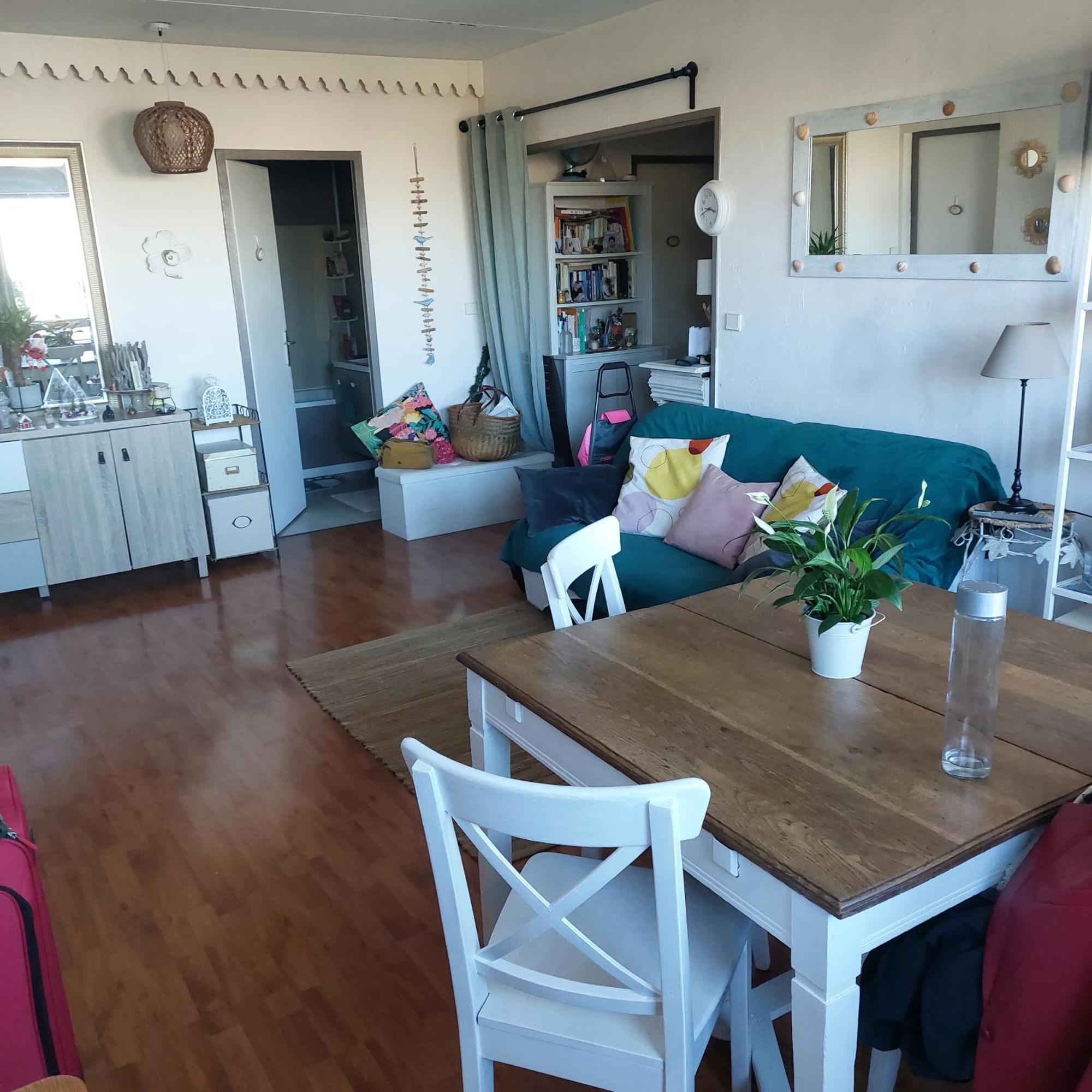 Chez L'habitante Avec Salle De Bain Et Cuisine Communes - Presence D'un Alloggio in famiglia *
